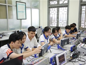 Ai đang theo đuổi các ngành học STEM?
